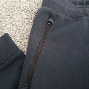 Drawstring Uniqlo performance sweatpant joggers.
